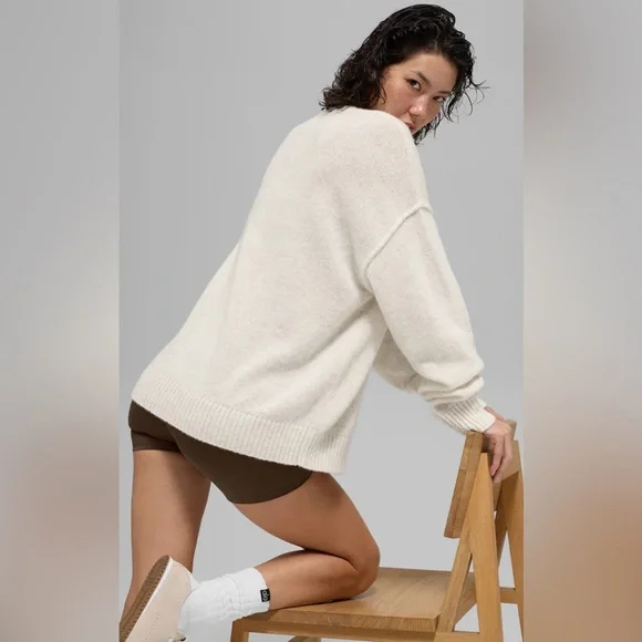 ALO Yoga NWT Unisex Wool Cashmere New Class Crewneck Sweater Bone Heather Size M - Picture 2 of 12